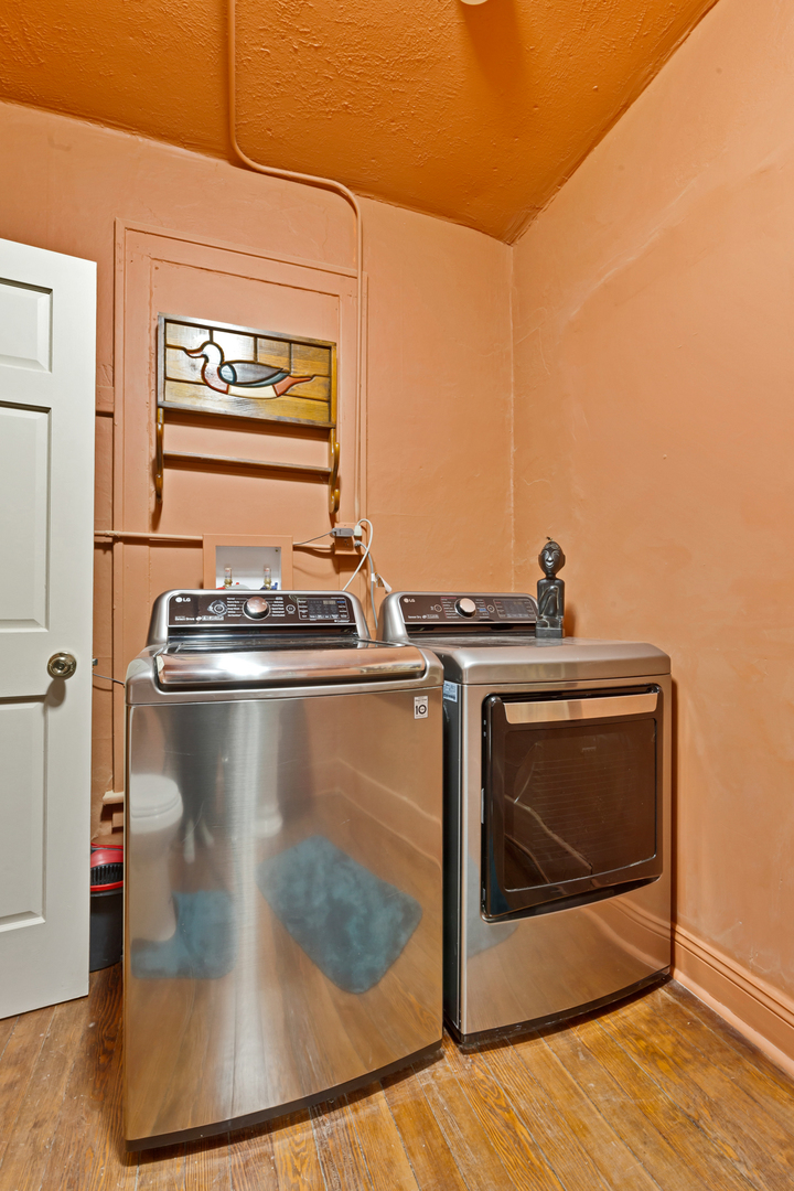 194 N Entrance Avenue Property Photo 27