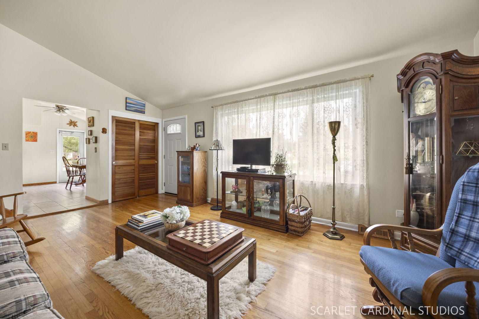 301 E Vermont Street Property Photo 4
