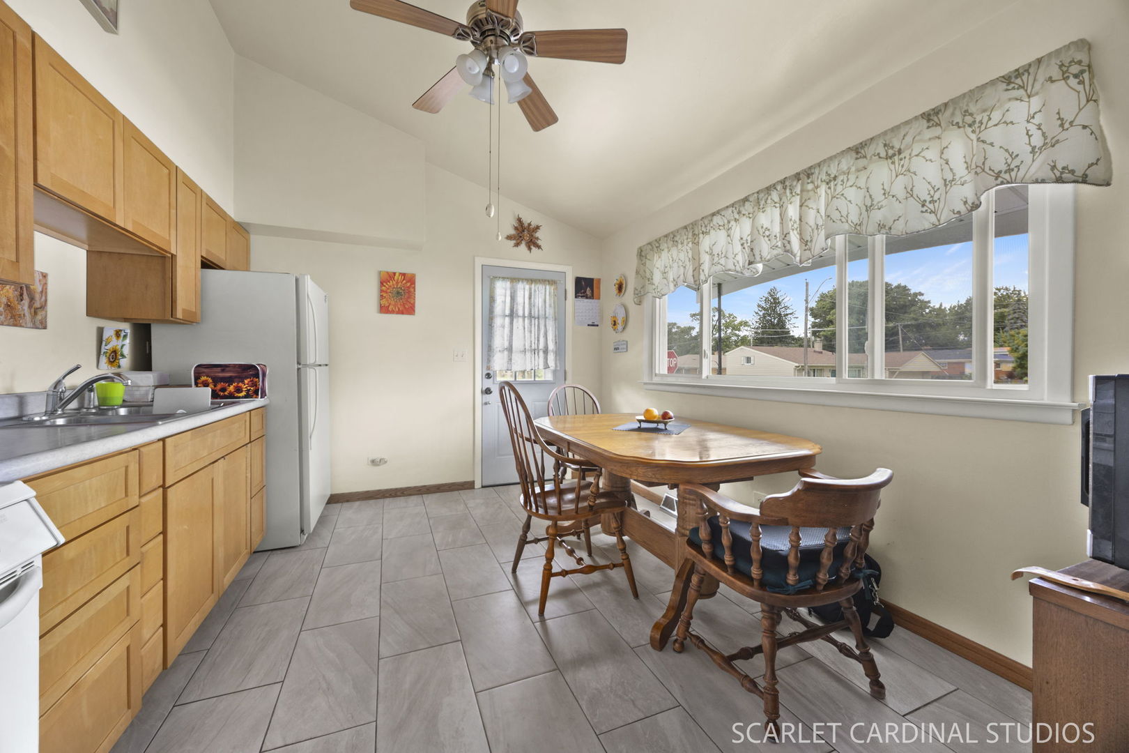 301 E Vermont Street Property Photo 9