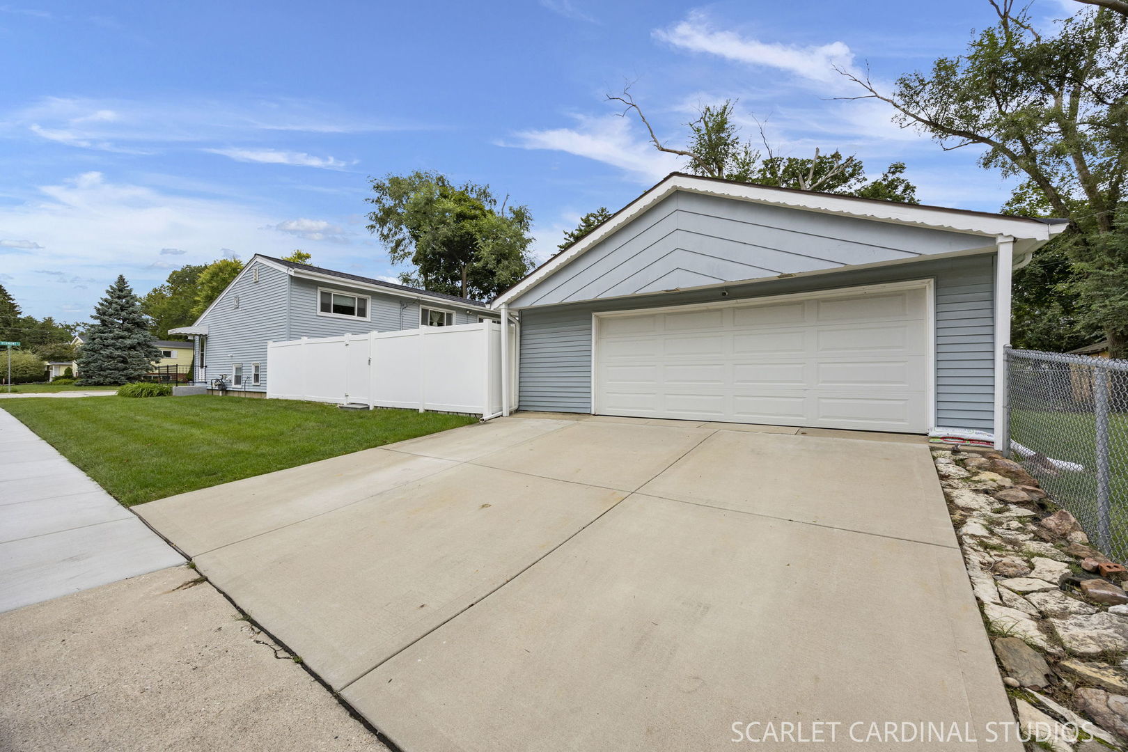301 E Vermont Street Property Photo 15