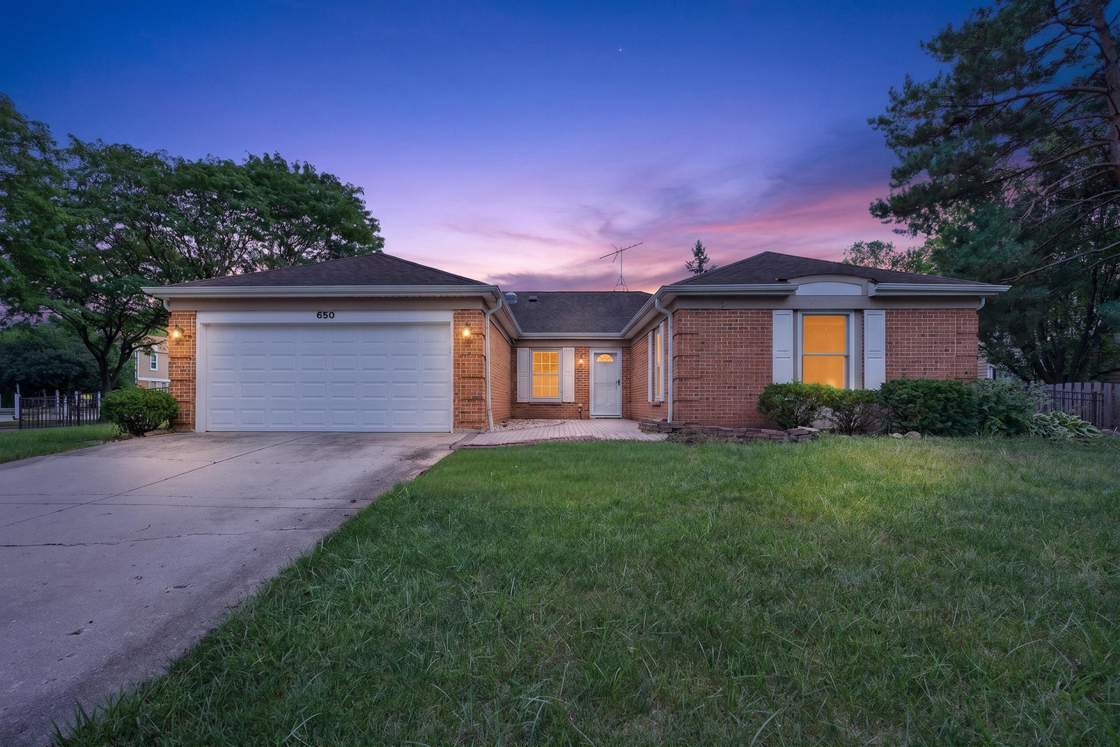 650 Wainsford Drive Property Photo 1