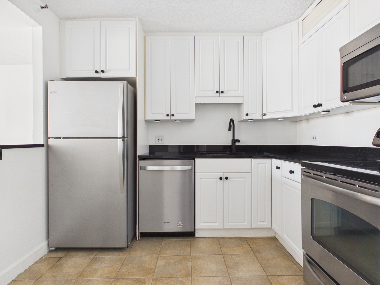 10 E Ontario Street 4205 Property Photo 3