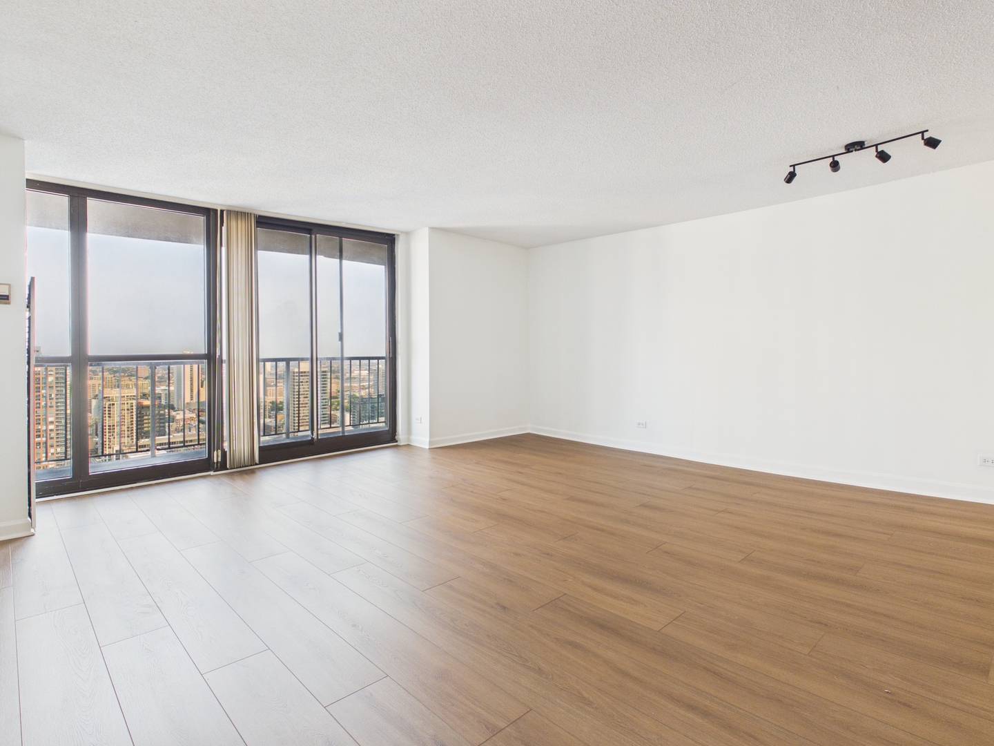 10 E Ontario Street 4205 Property Photo 7