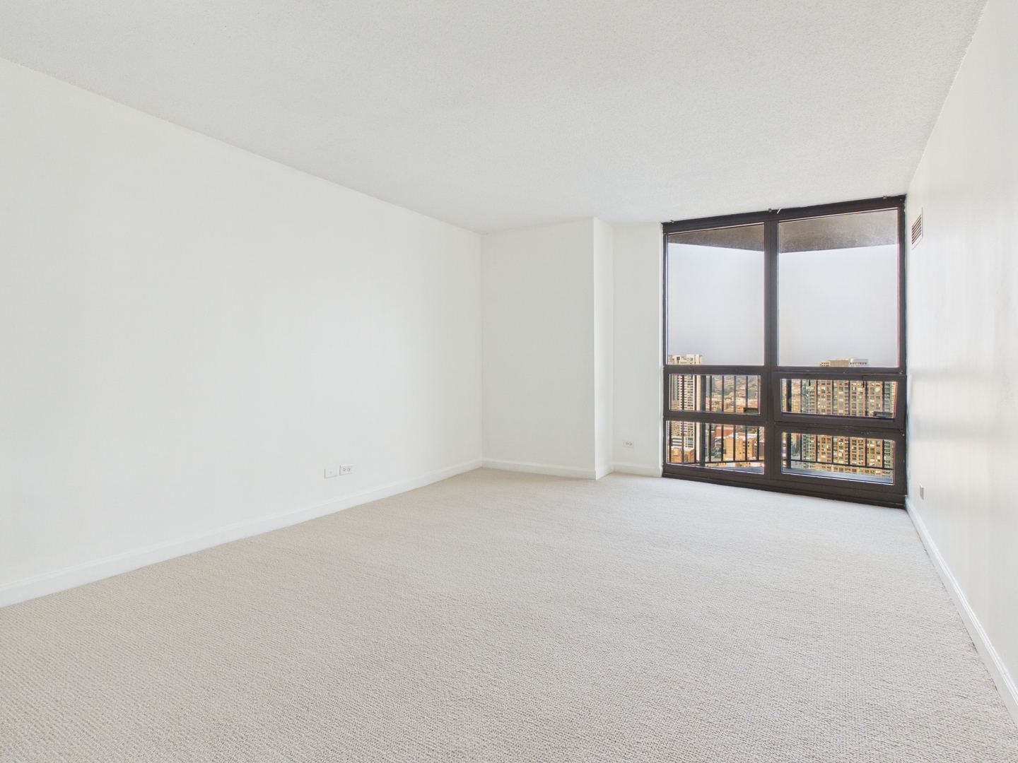 10 E Ontario Street 4205 Property Photo 10