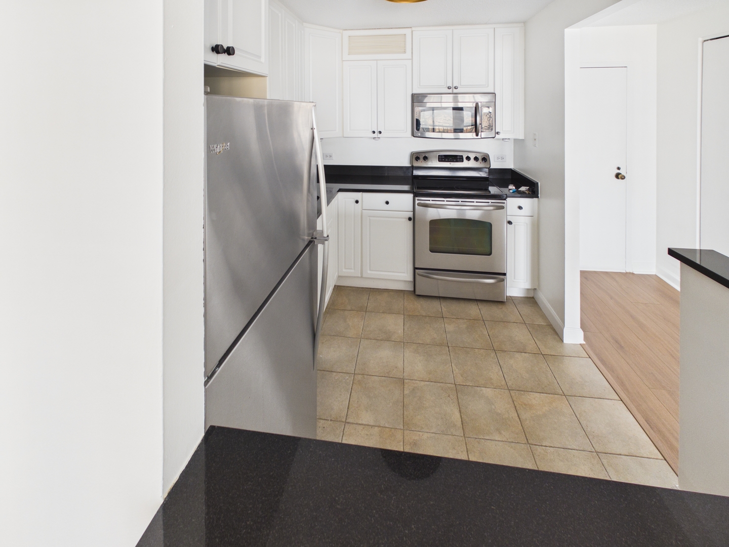 10 E Ontario Street 4205 Property Photo 16