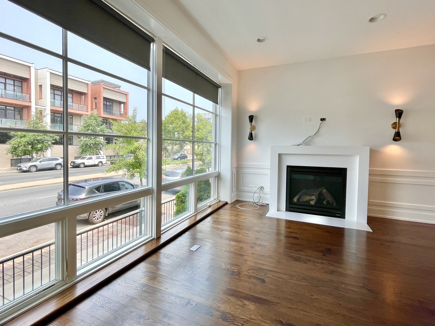 2453 W Irving Park Road 1e Property Photo 4