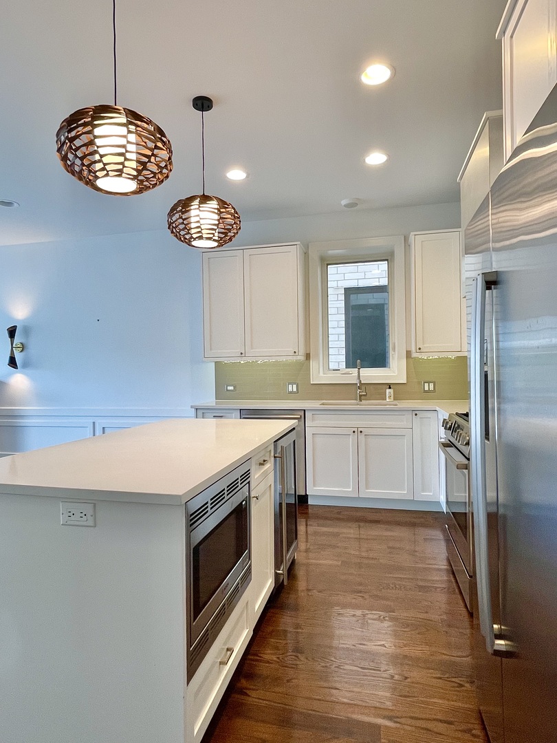 2453 W Irving Park Road 1e Property Photo 11