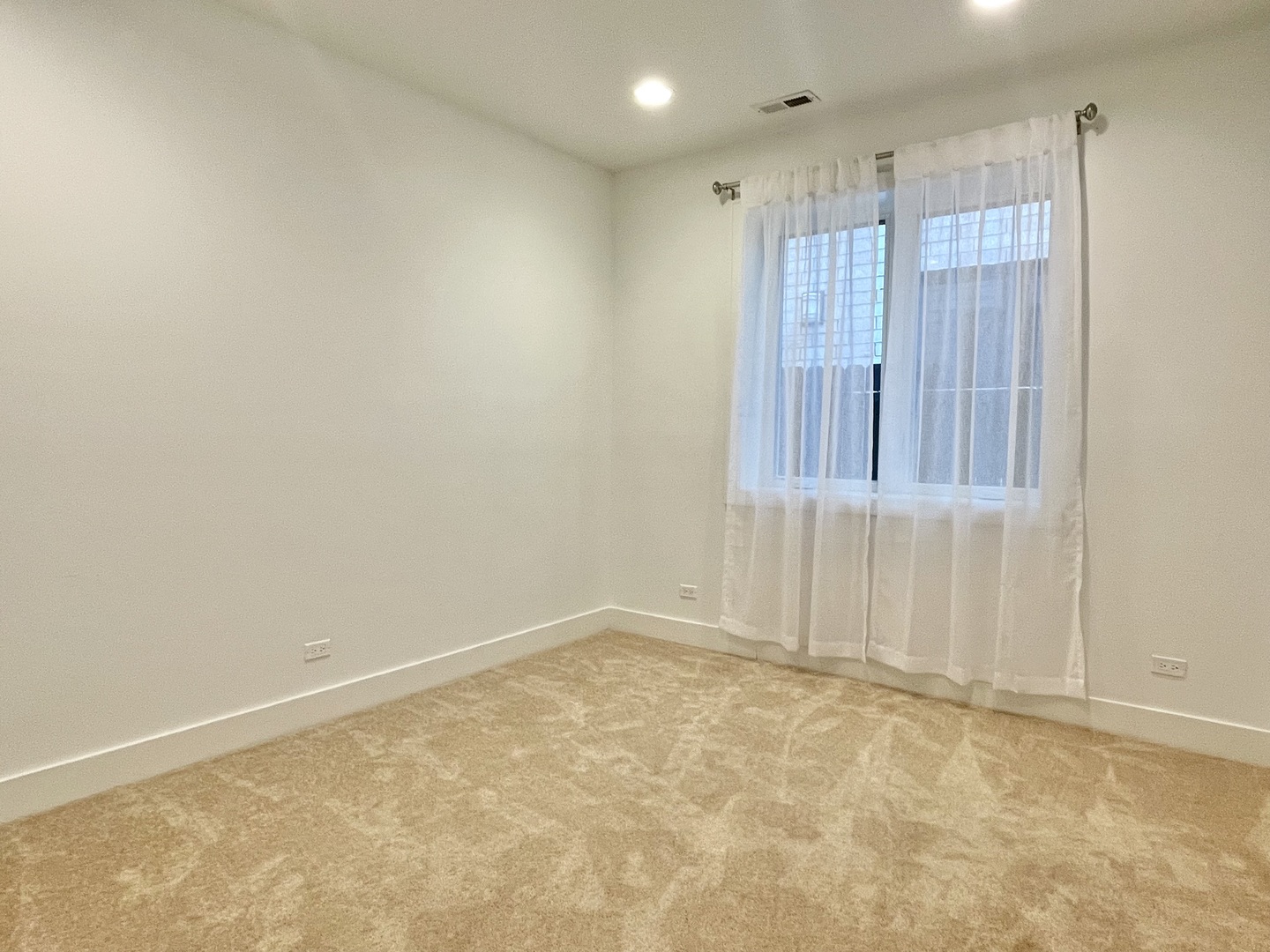 2453 W Irving Park Road 1e Property Photo 23