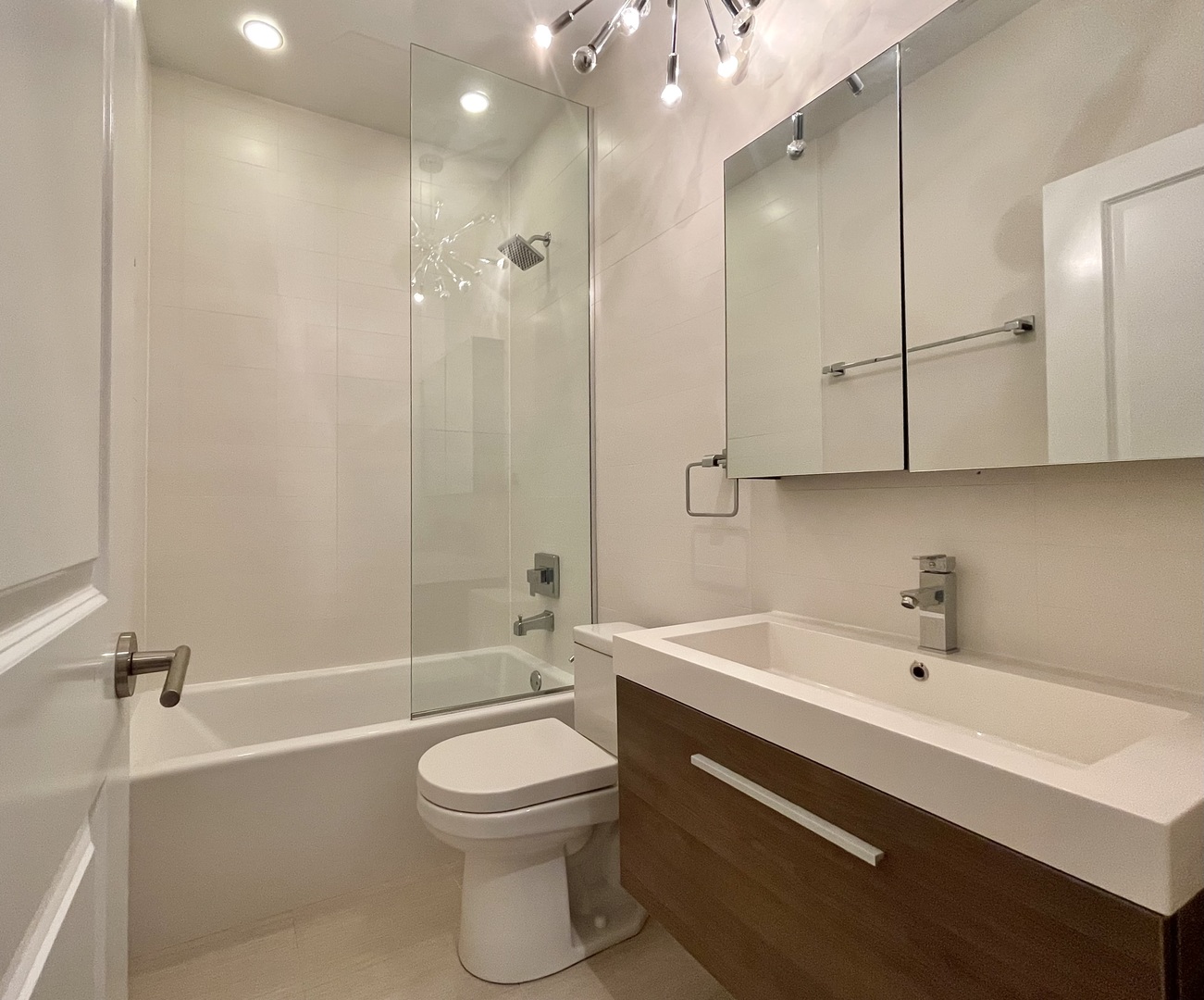 2453 W Irving Park Road 1e Property Photo 24