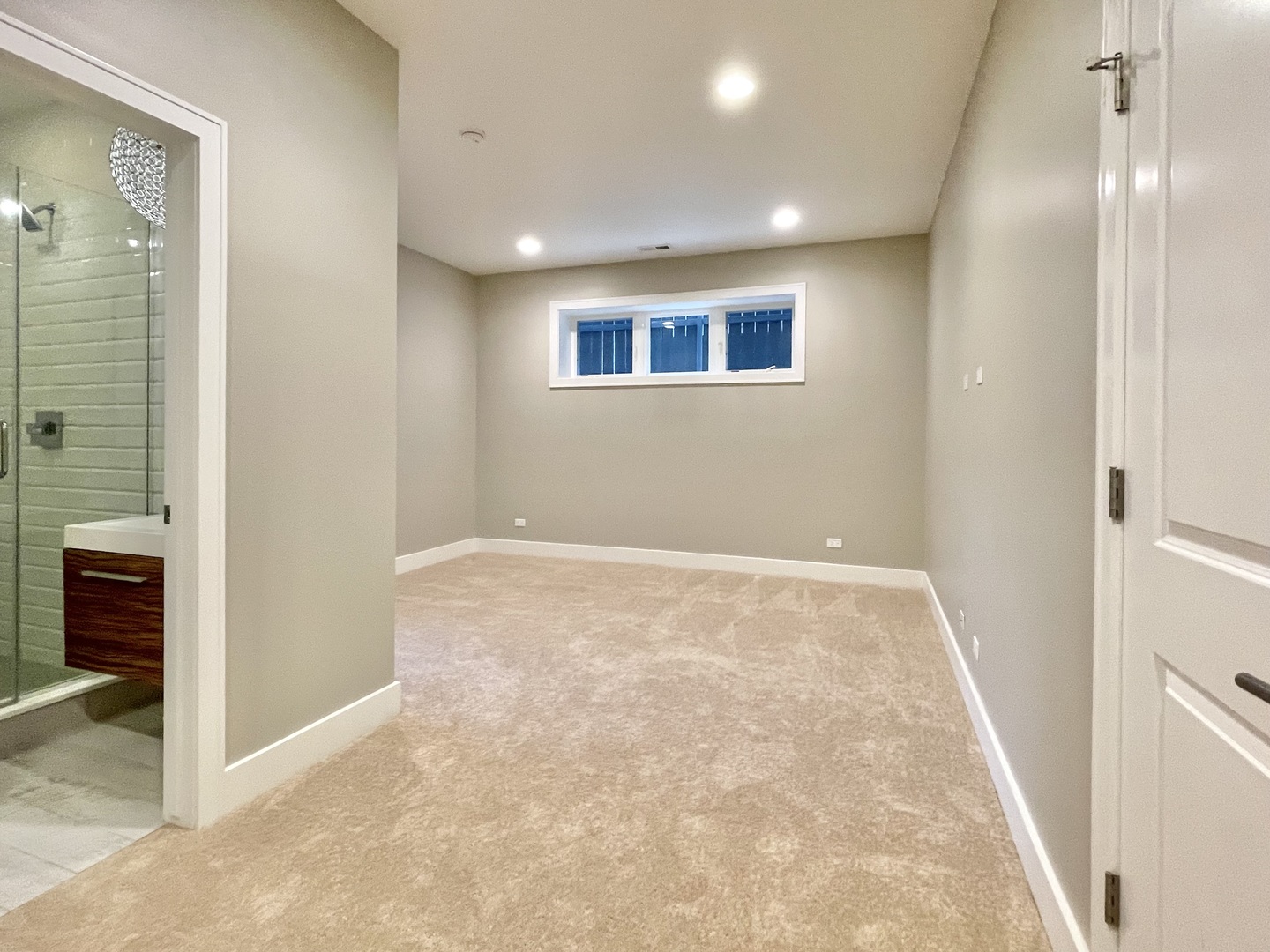 2453 W Irving Park Road 1e Property Photo 27