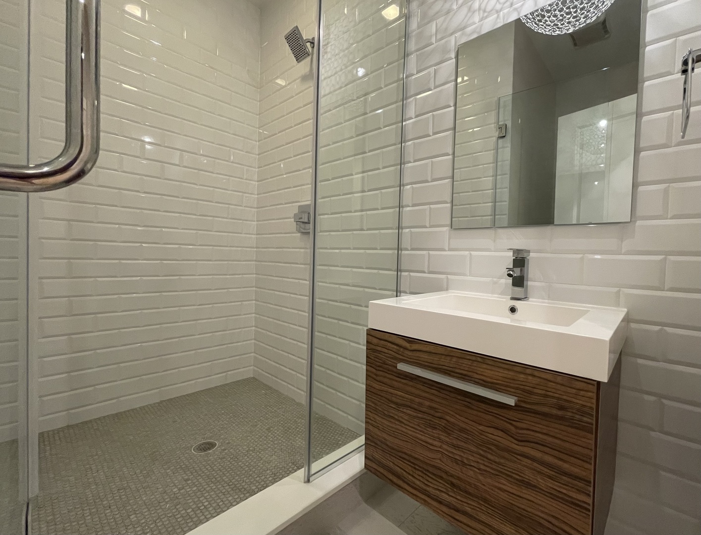 2453 W Irving Park Road 1e Property Photo 28