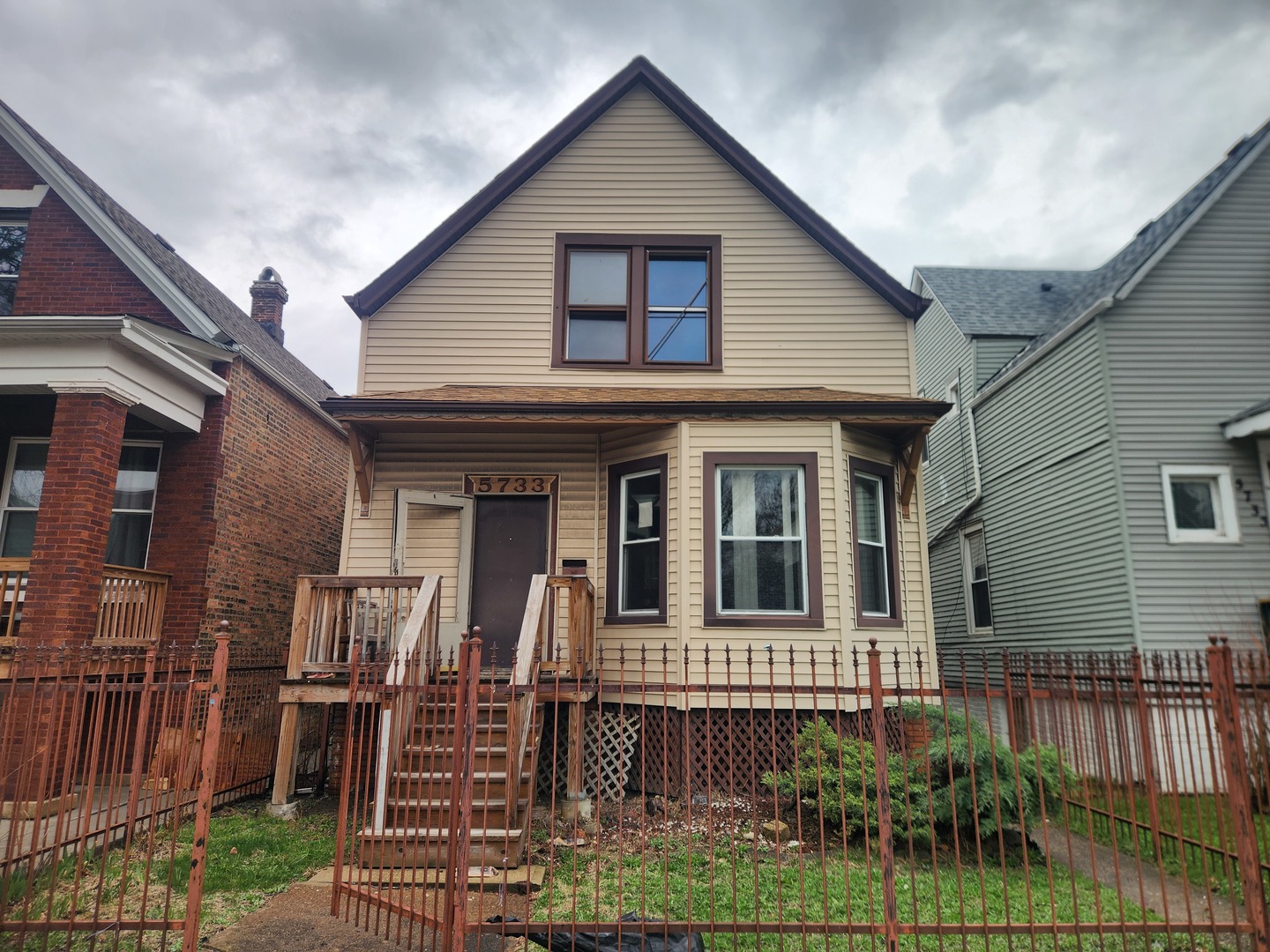 5733 S Wolcott Avenue Property Photo 1