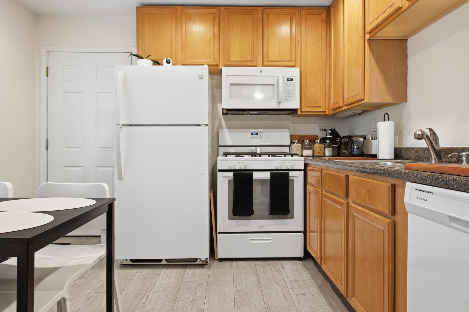 3818 Ruby Street 1e Property Photo 6