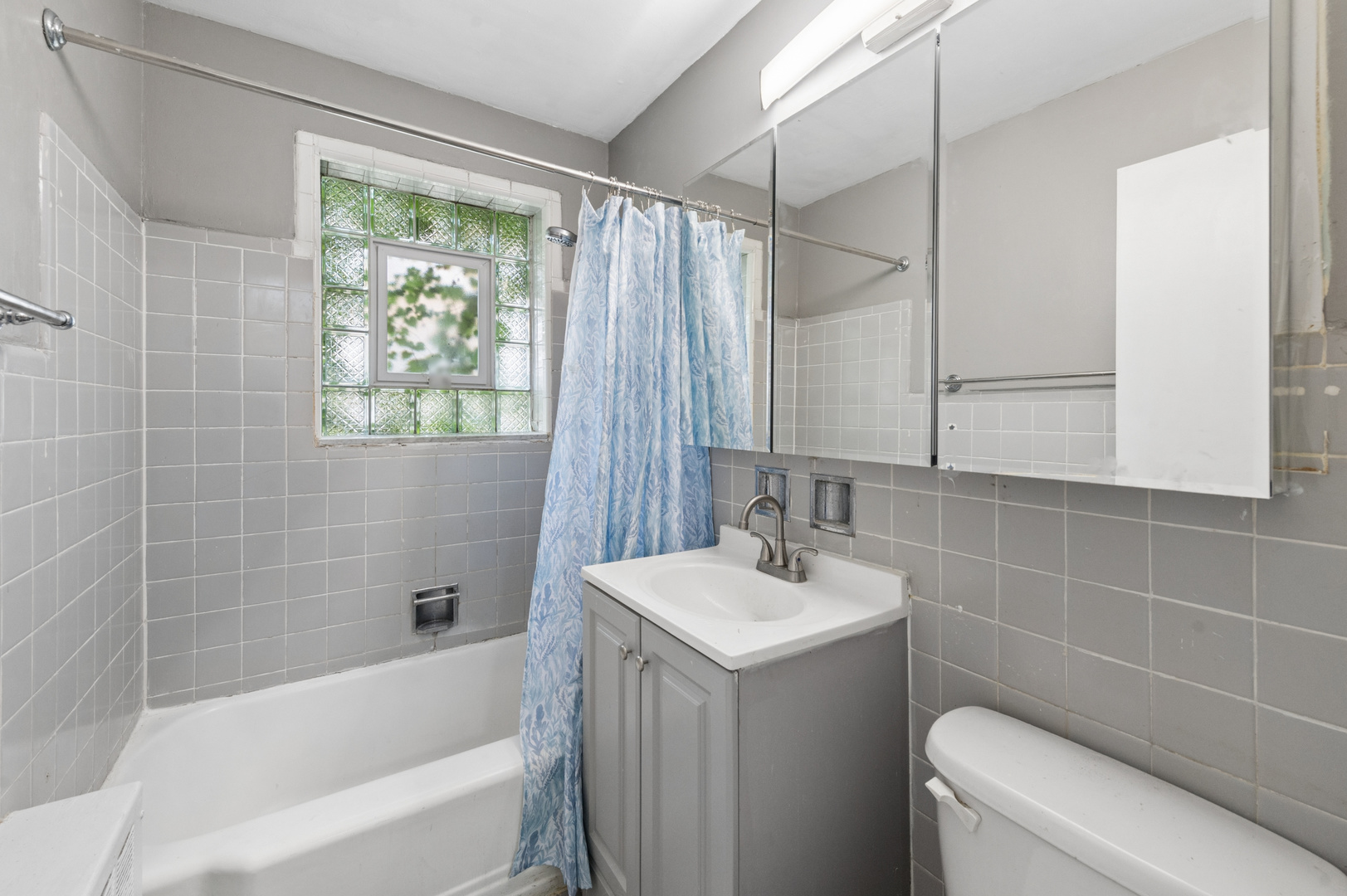 6547 N California Avenue 2n Property Photo 6