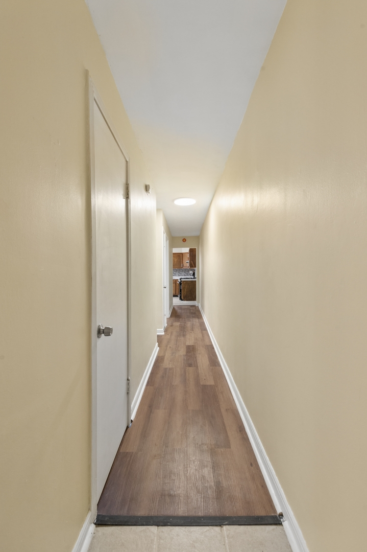 6547 N California Avenue 2n Property Photo 9