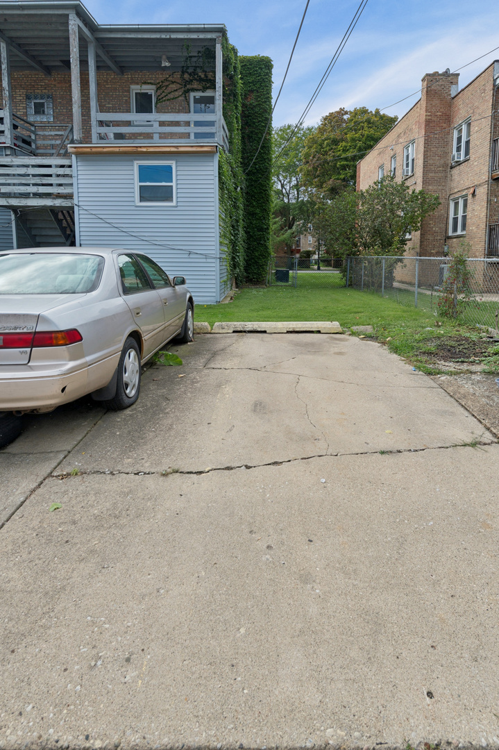6547 N California Avenue 2n Property Photo 15