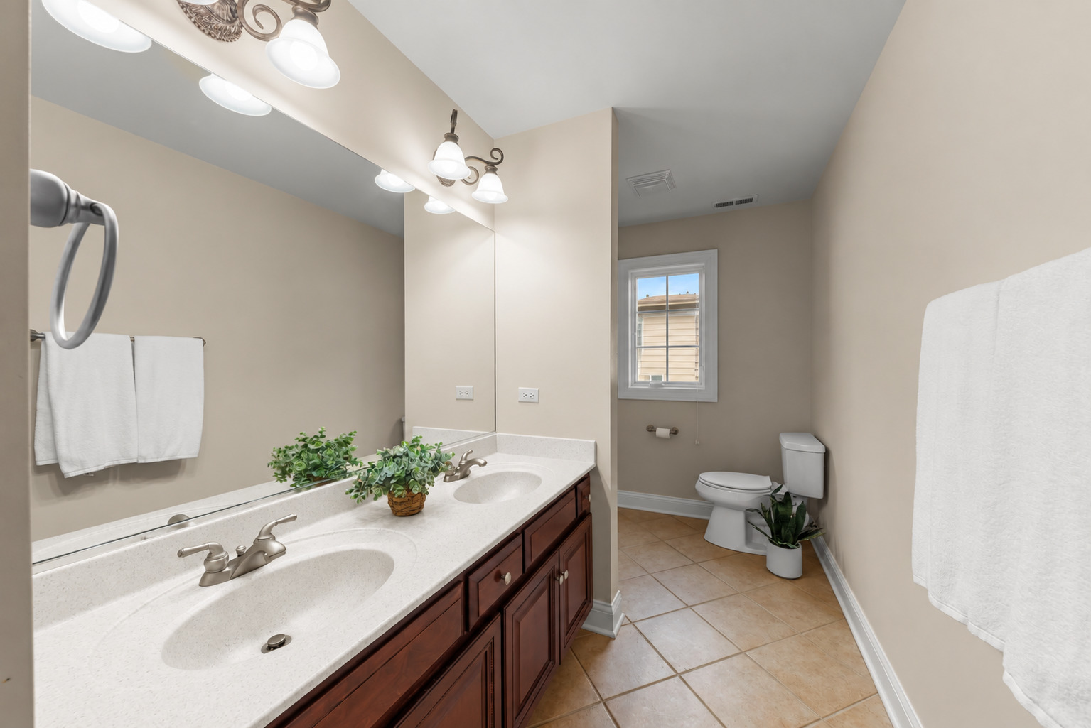 706 N Ellsworth Street Property Photo 27