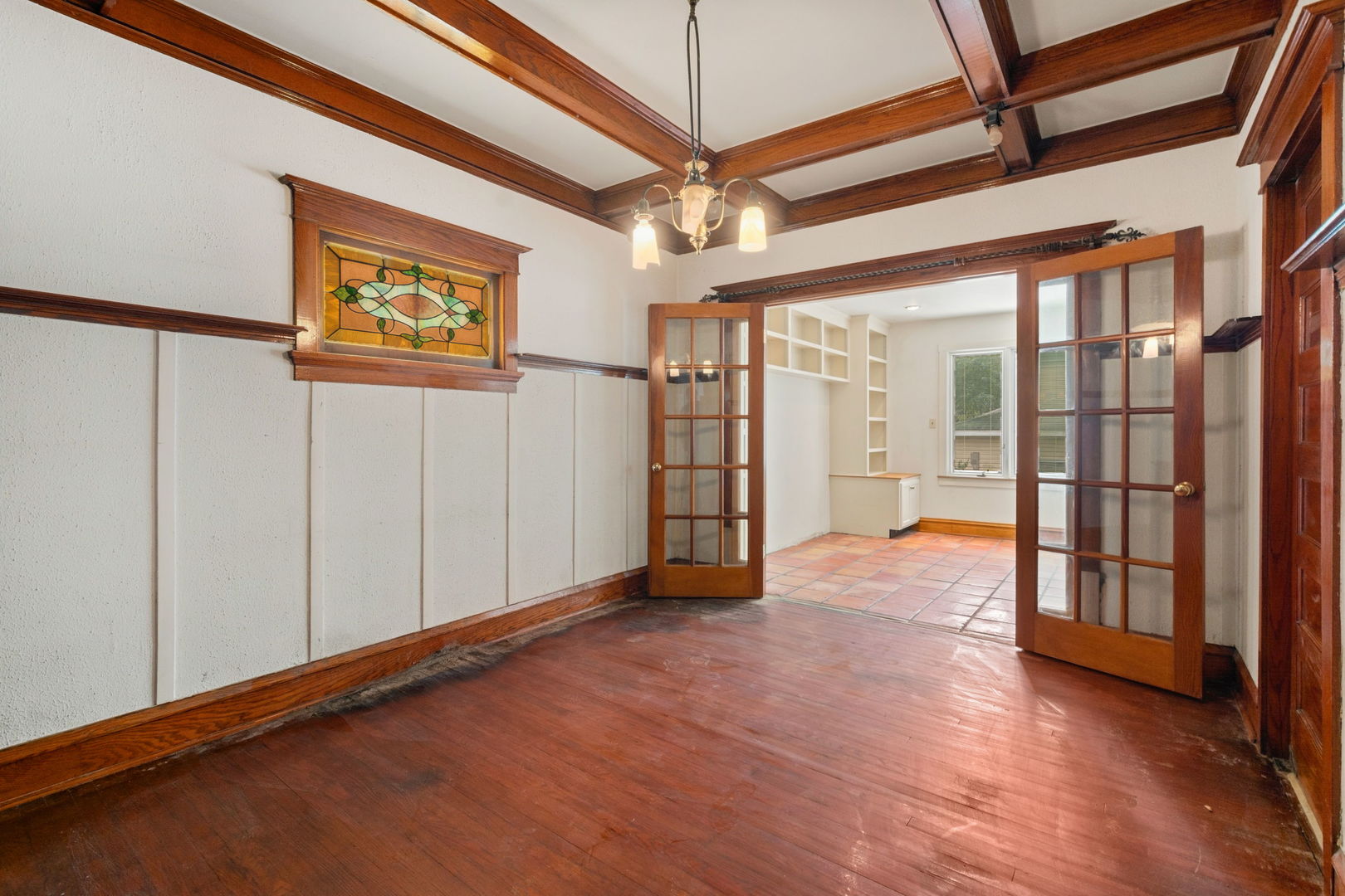 1435 W Glenlake Avenue Property Photo 4