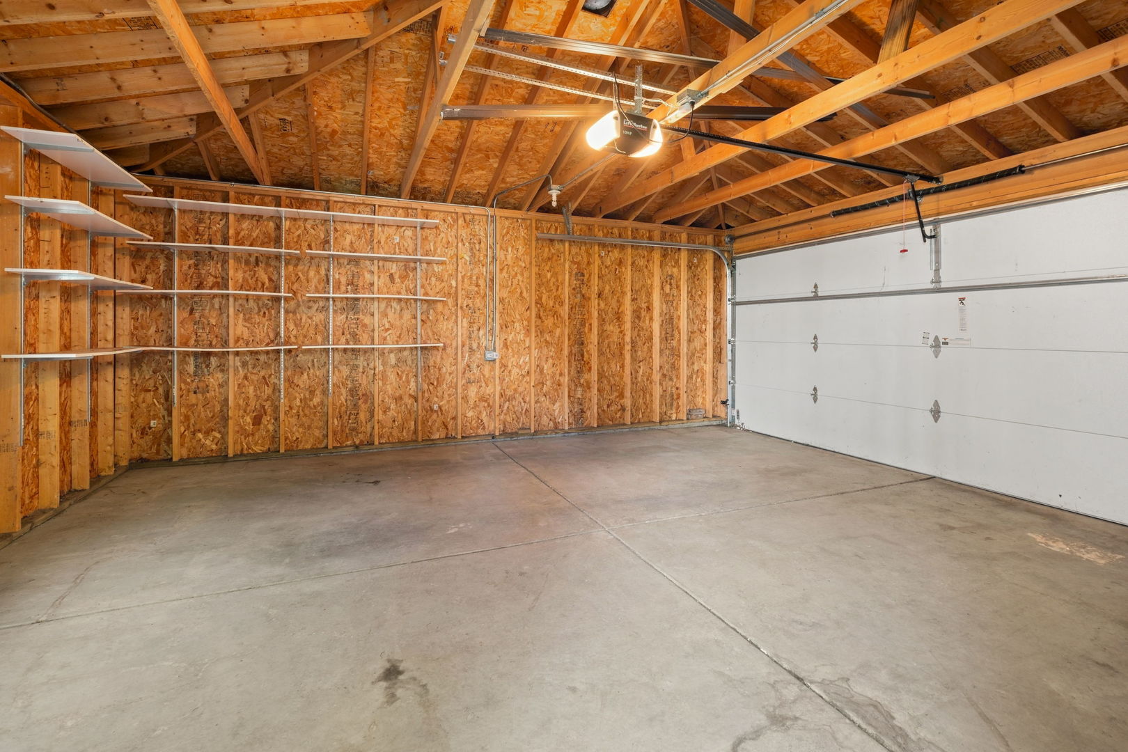 1435 W Glenlake Avenue Property Photo 14