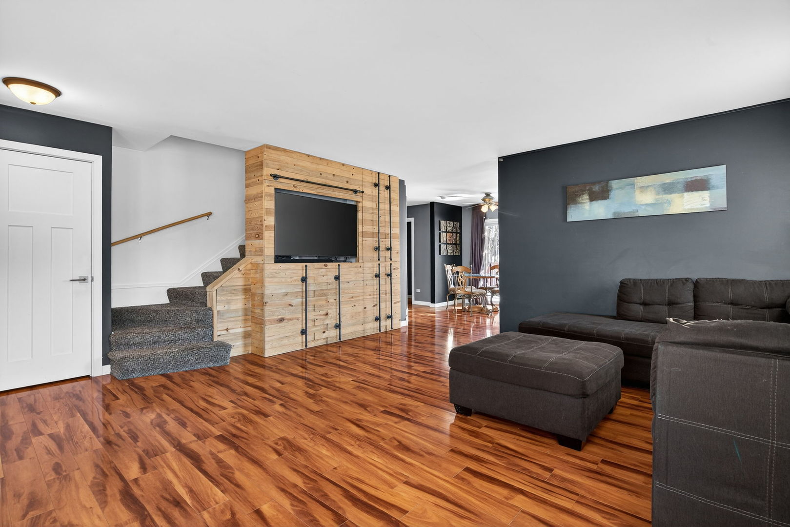 451 Lexington Drive Property Photo 3