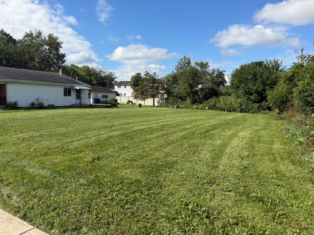 832 N Van Auken Street Property Photo 1