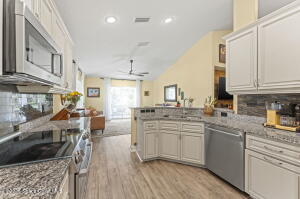 881 Mandarin Drive Property Photo 10