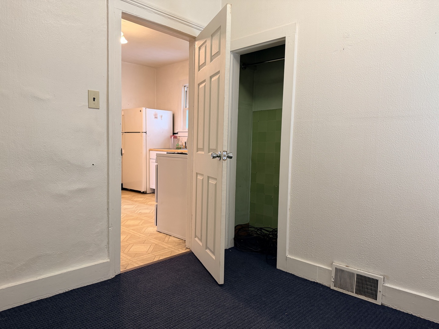 403 E 9th Street Property Photo 5
