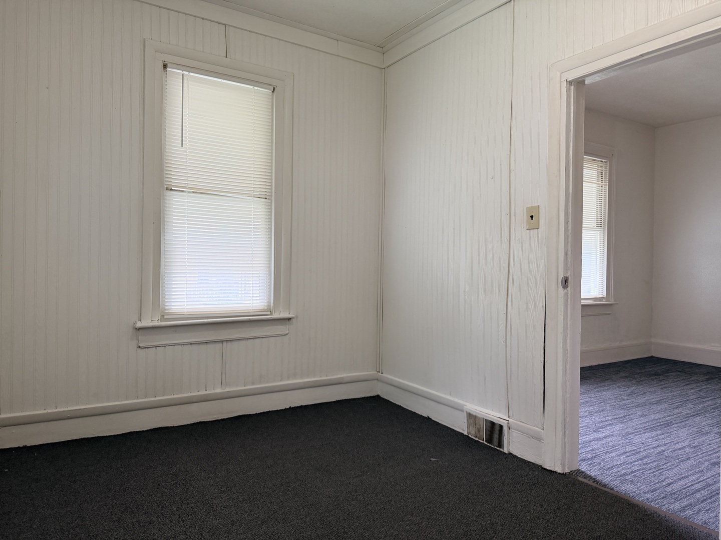 403 E 9th Street Property Photo 6