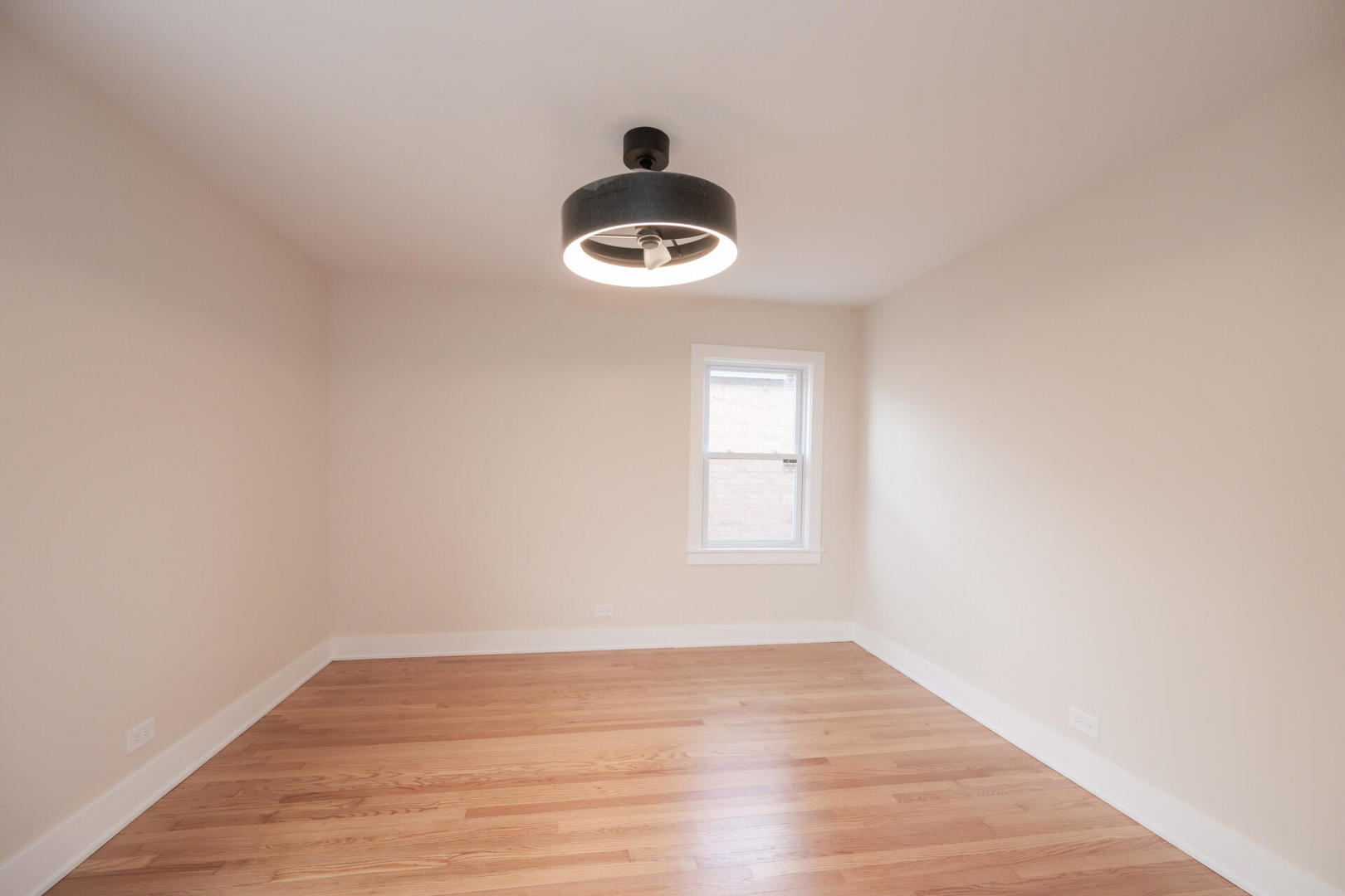 8728 S King Drive Property Photo 8