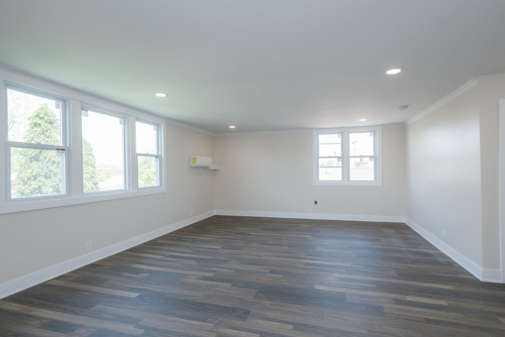 8728 S King Drive Property Photo 13