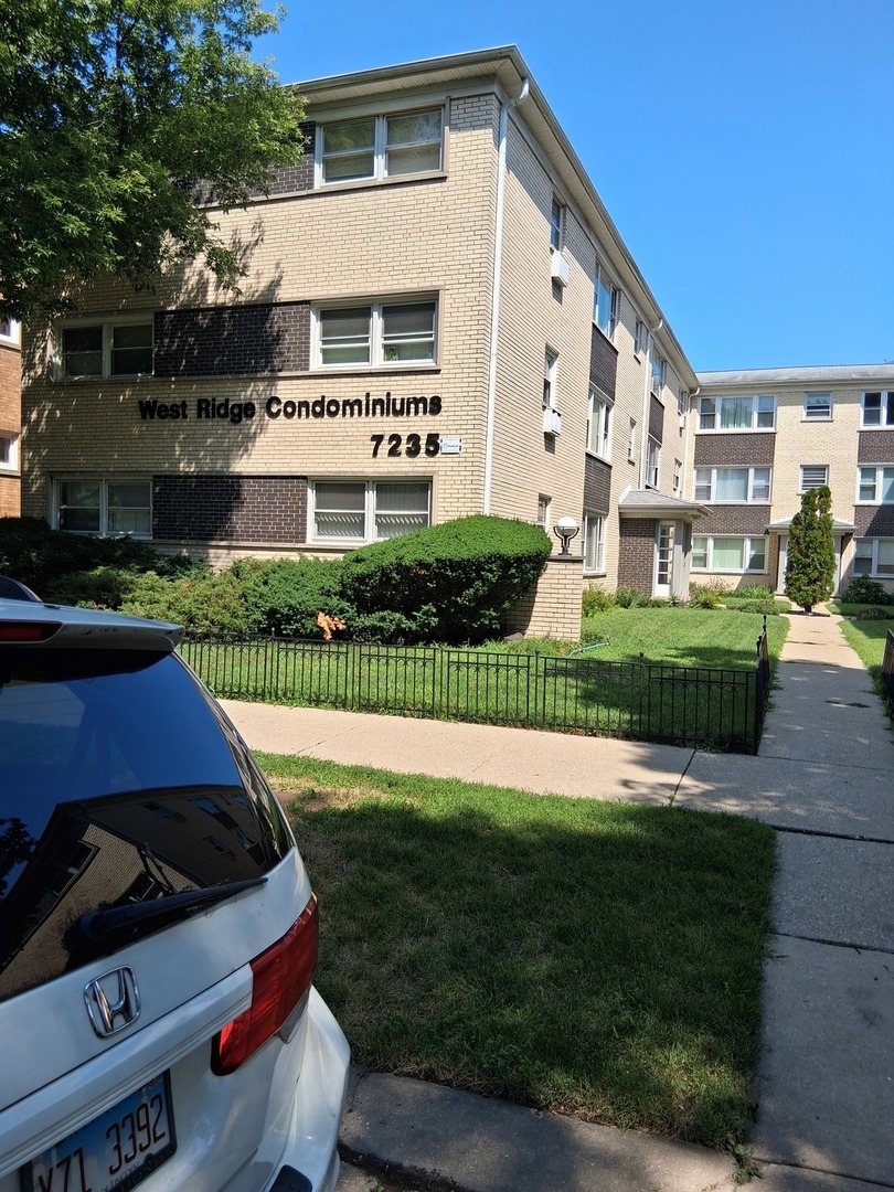 7235 N Hamilton Avenue Property Photo 1