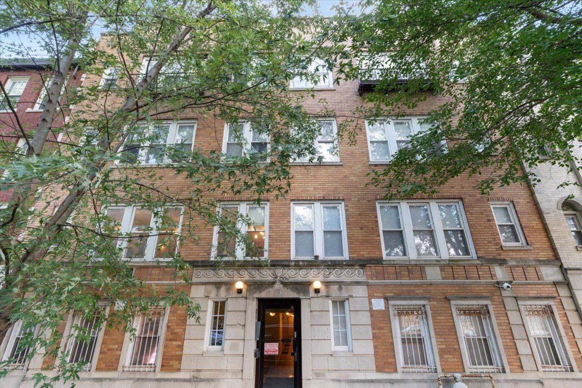 6812 N Wayne Avenue 3E Property Photo 1