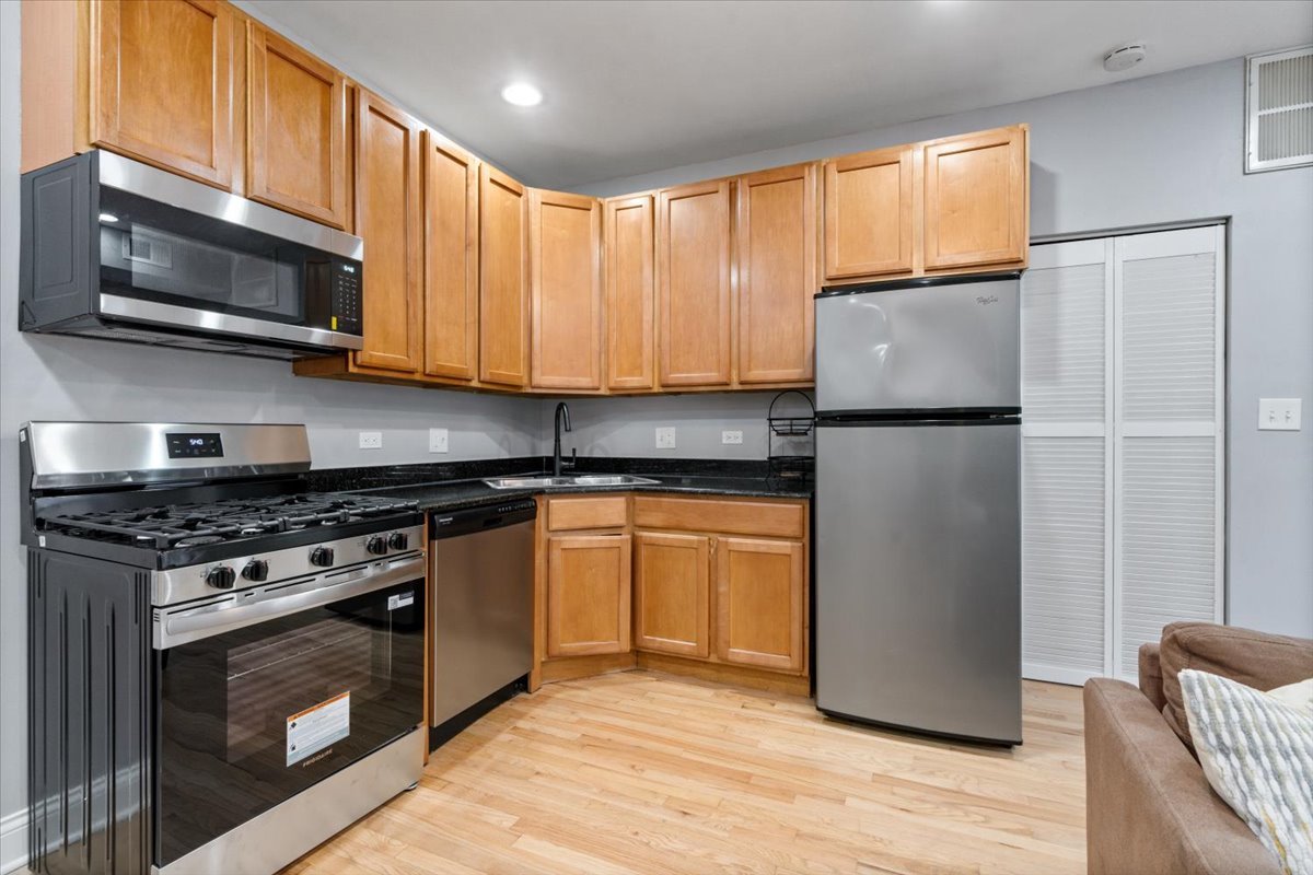 6812 N Wayne Avenue 3e Property Photo 6