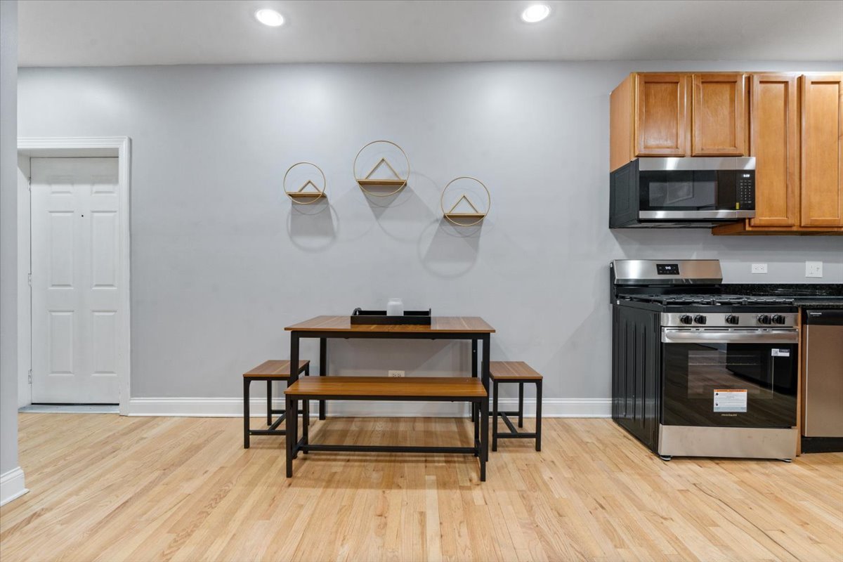 6812 N Wayne Avenue 3e Property Photo 9