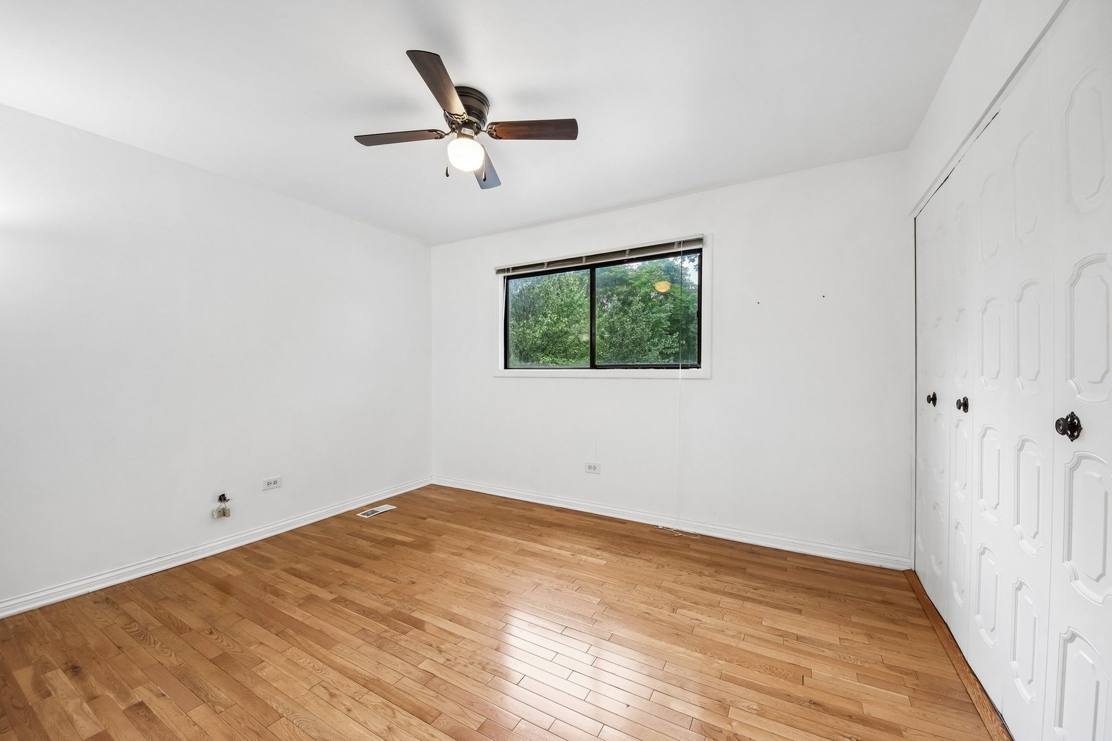 105 W Dover Drive Property Photo 12