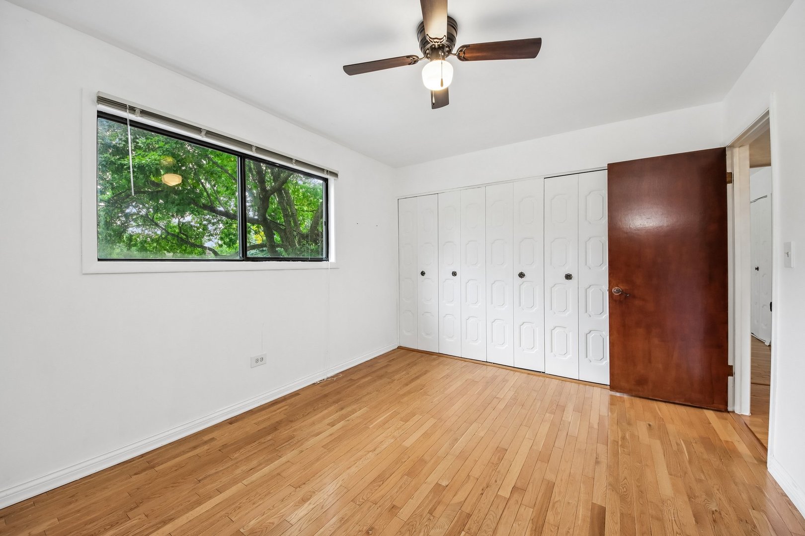 105 W Dover Drive Property Photo 13