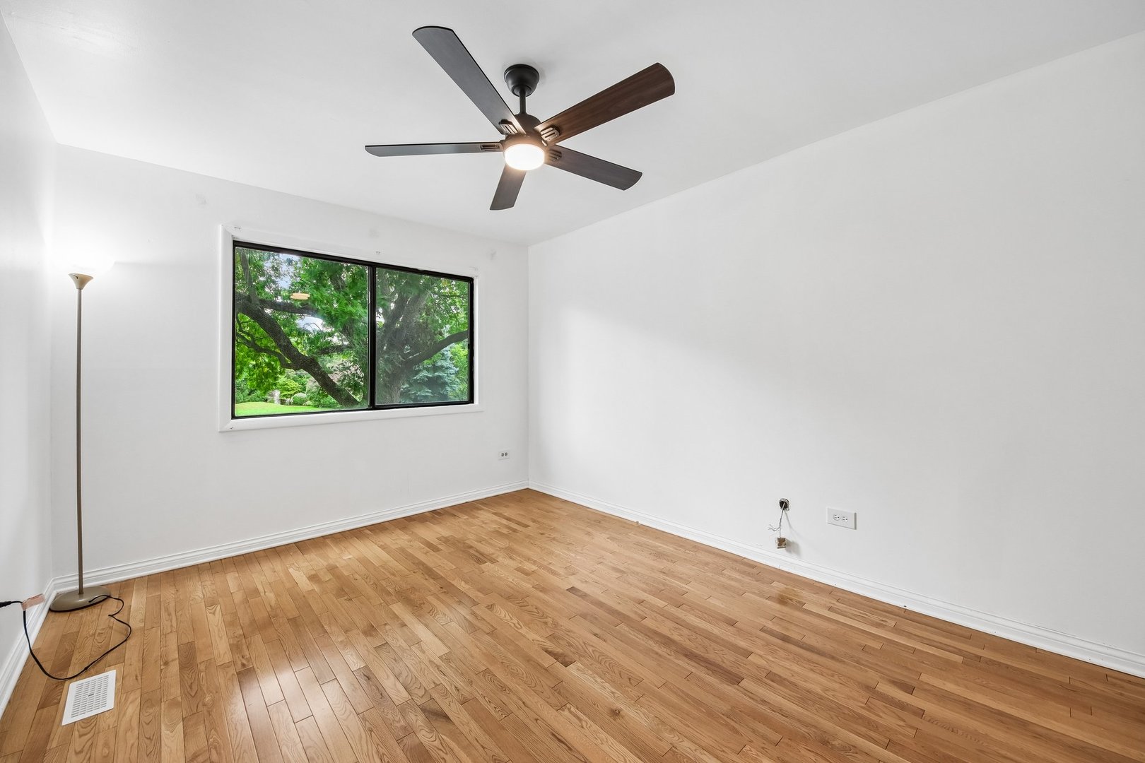 105 W Dover Drive Property Photo 16