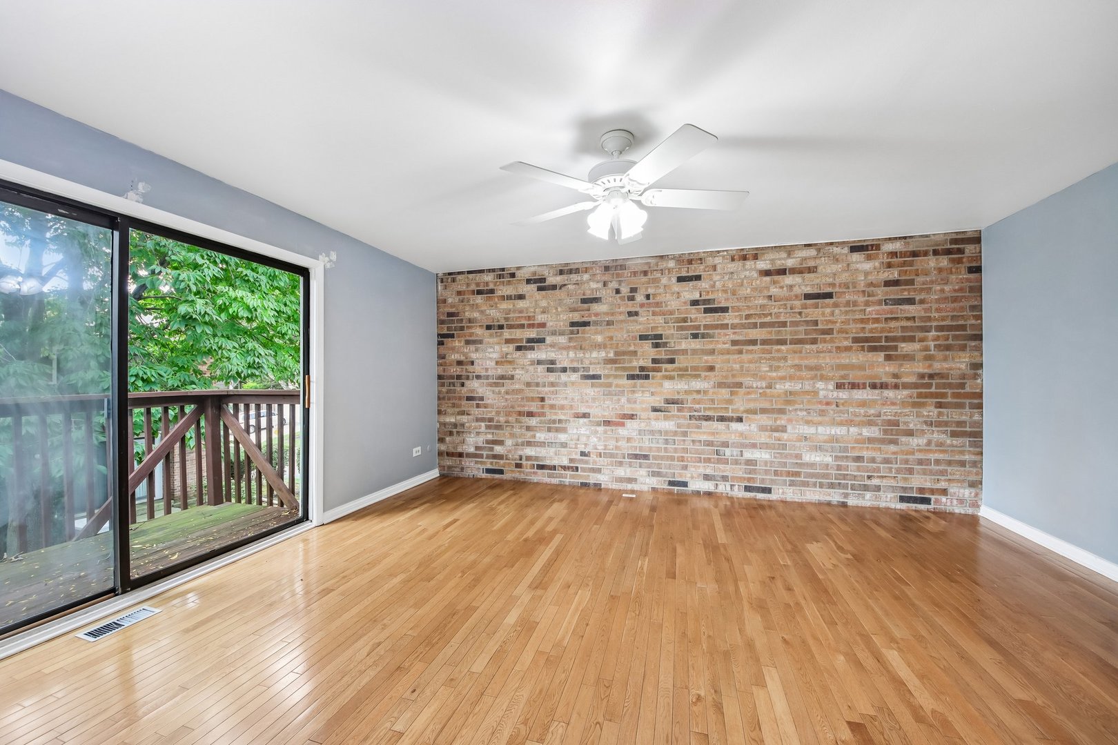 105 W Dover Drive Property Photo 23