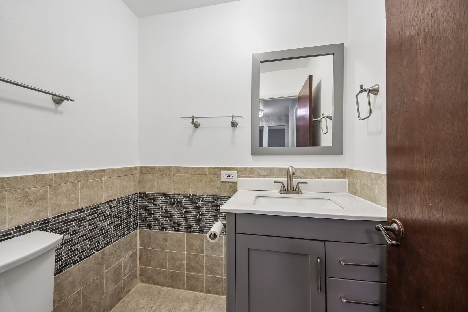 105 W Dover Drive Property Photo 37