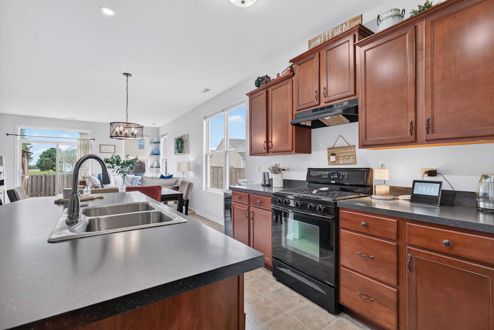 1611 Balboa Drive Property Photo 10