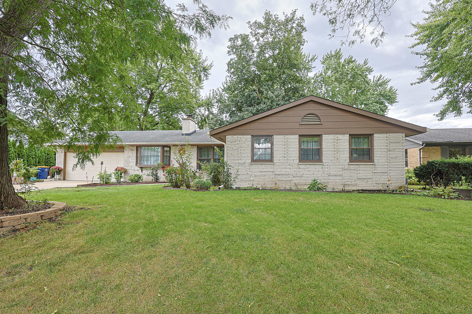 1431 Maple Lane Property Photo 1