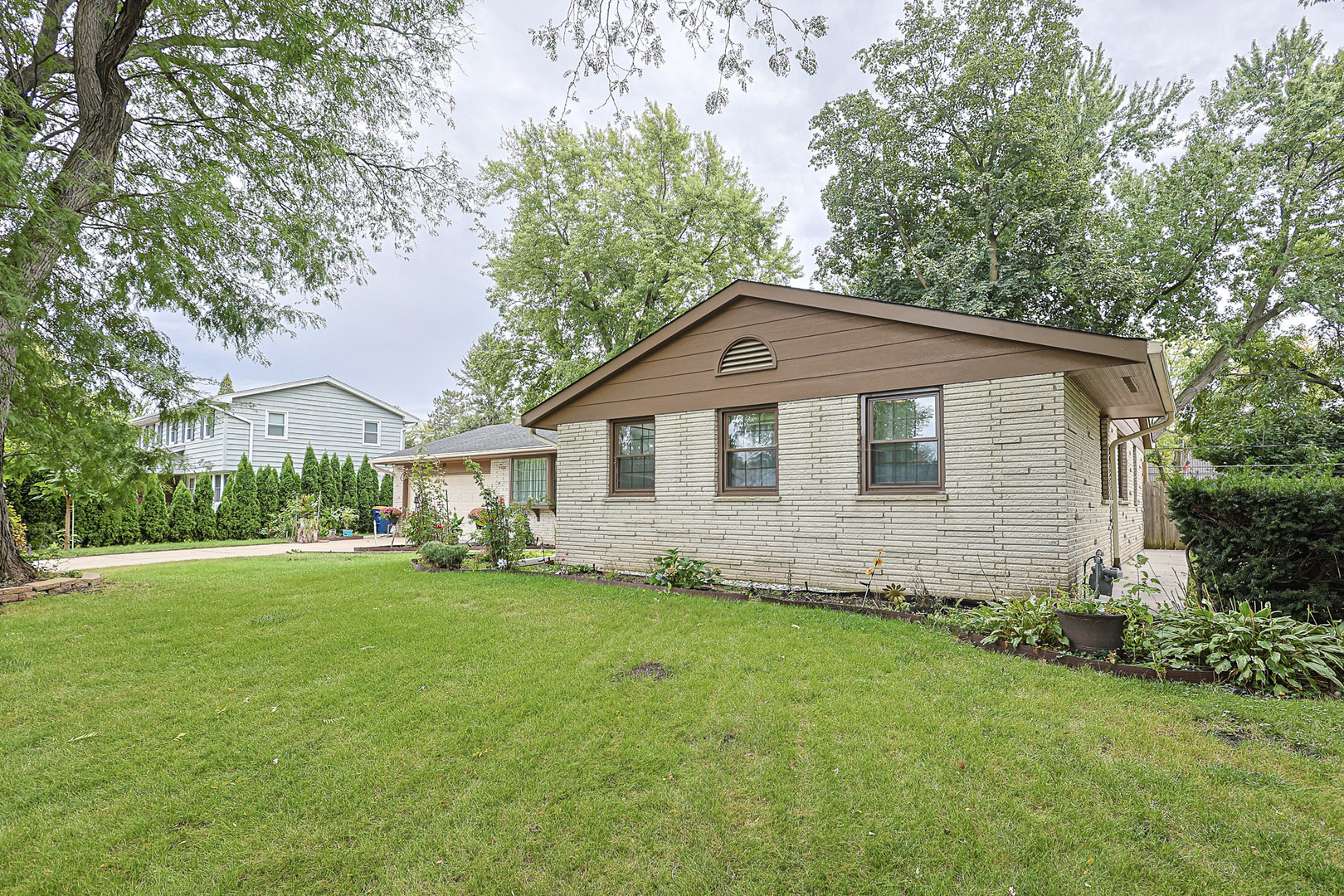 1431 Maple Lane Property Photo 2