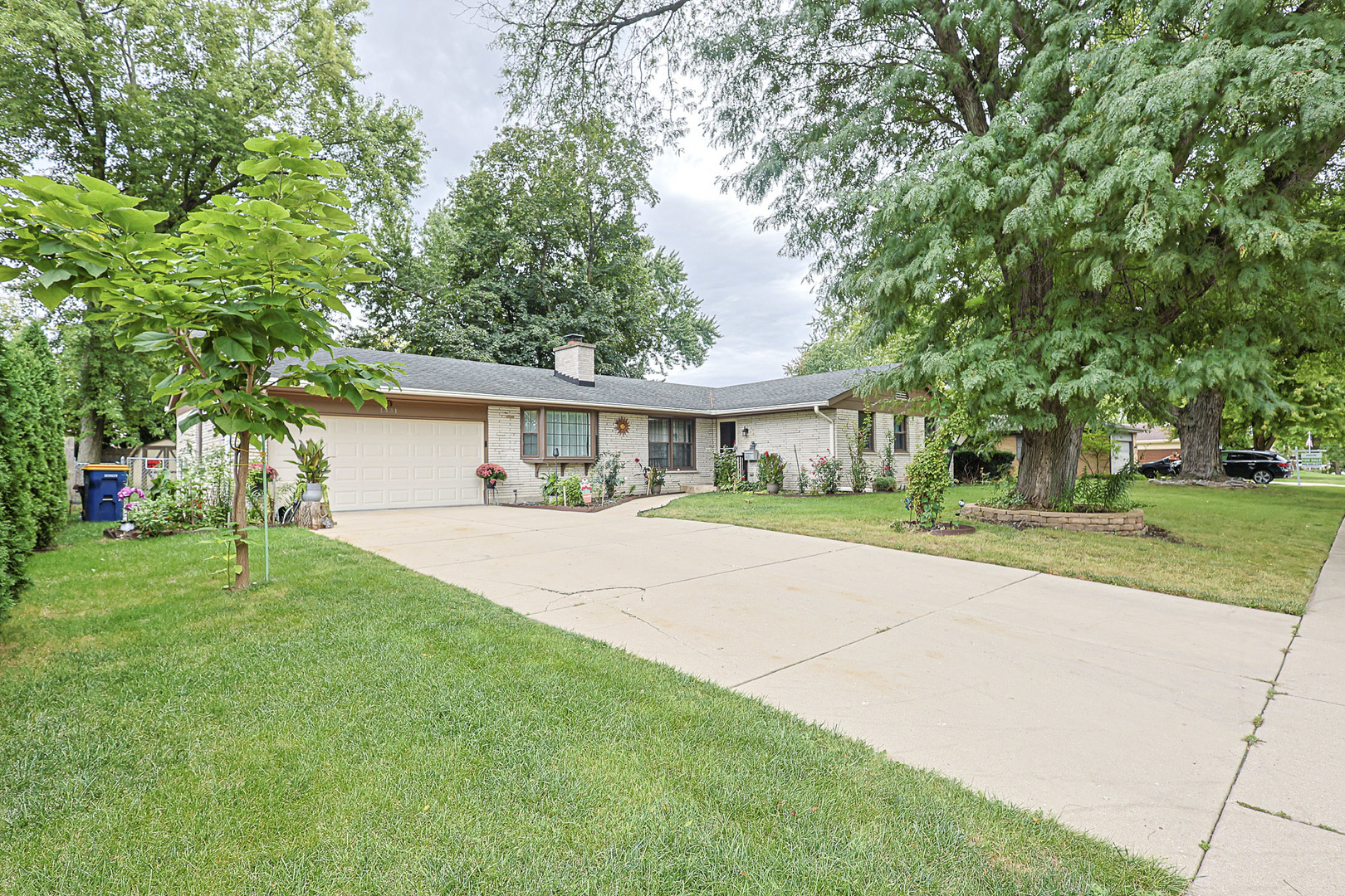 1431 Maple Lane Property Photo 3