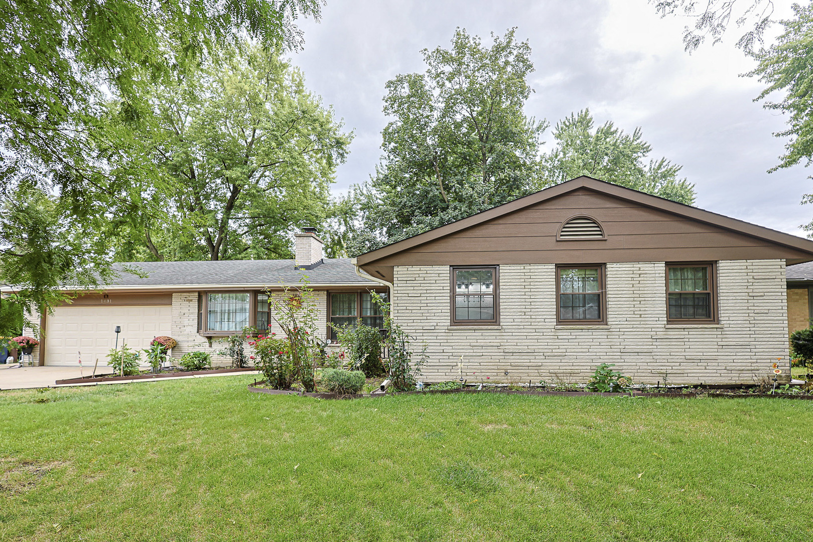 1431 Maple Lane Property Photo 4