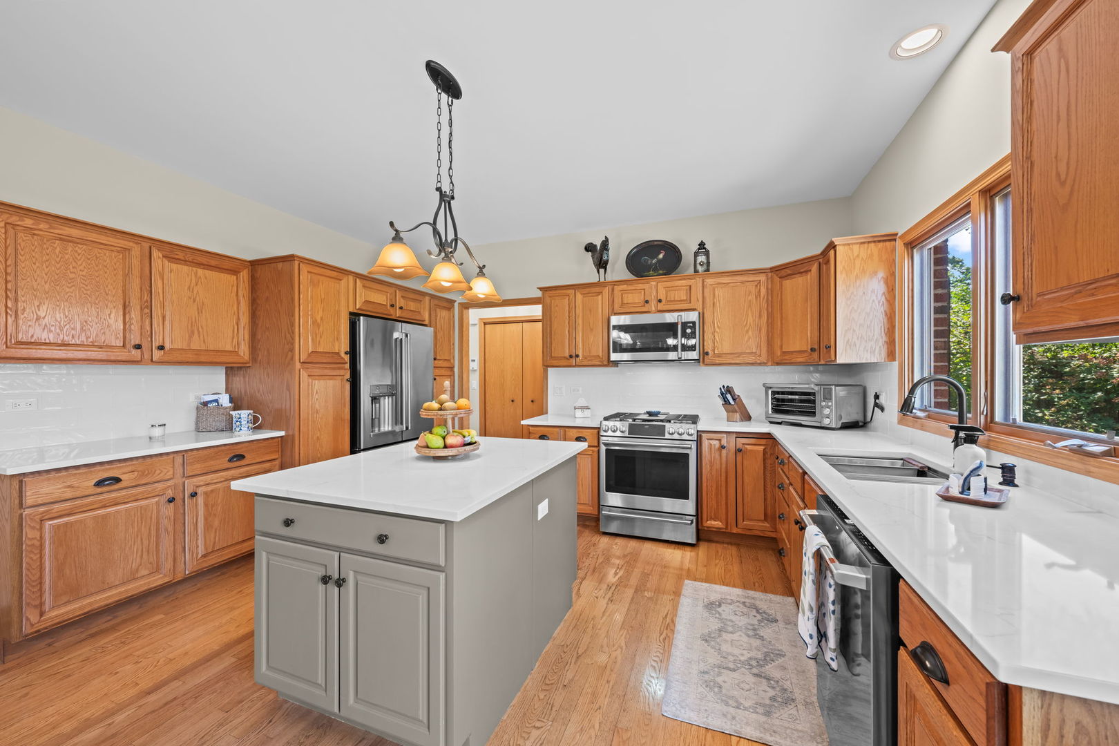 1216 N Yale Avenue Property Photo 22