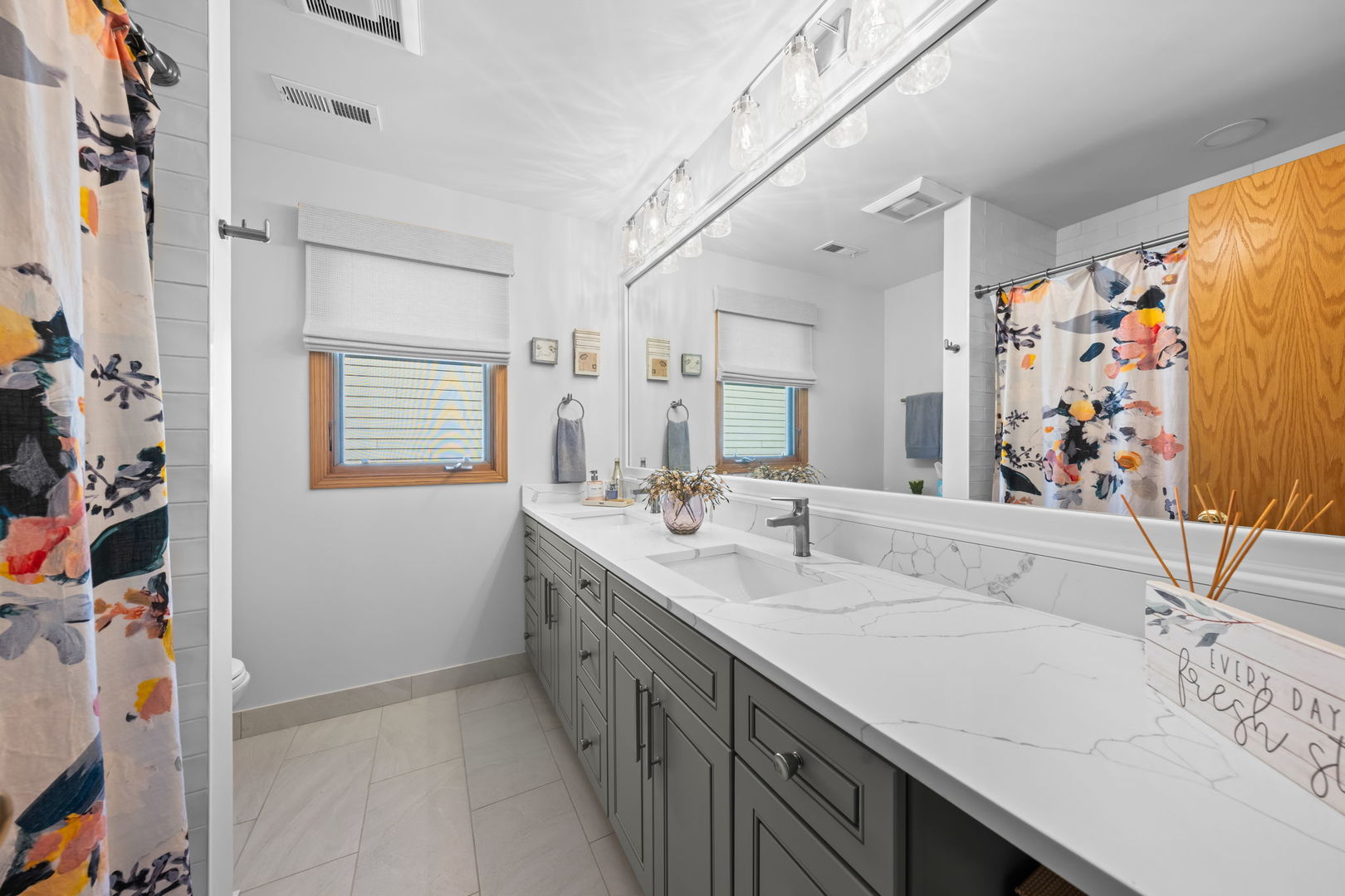 1216 N Yale Avenue Property Photo 38