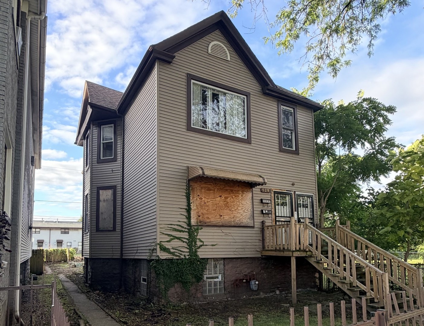 529 W Englewood Avenue Property Photo 2