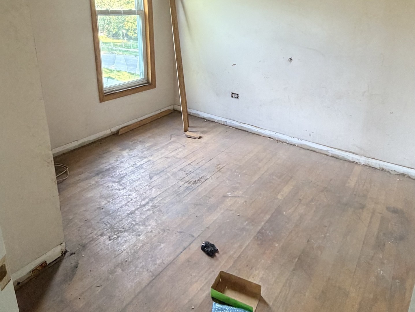 529 W Englewood Avenue Property Photo 8