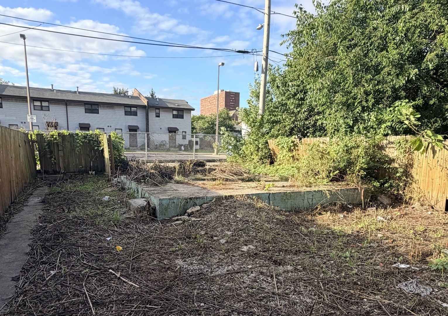 529 W Englewood Avenue Property Photo 15