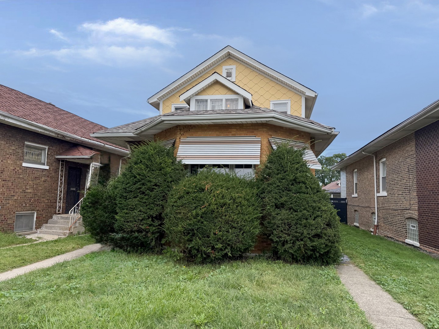 7343 S Prairie Avenue Property Photo 1